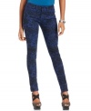 With an on-trend lace print and blue wash, these Joe's Jeans skinny jeans are a must-have for the season!