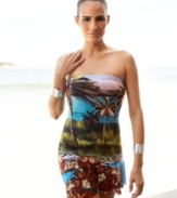 An on-trend photo print gives Becca's strapless coverup a stylish edge! Pull it on with your hottest bikini!