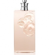 A Deluxe Bath collection enriched with precious floral extracts of jasmine, tuberose, and orange blossom. A delicious invitation to the pleasure of senses. This pink-tinted shower gel melts over your body like a velvety caress. It gently cleanses the skin and leaves it feeling soft and fresh. 6.8 oz.