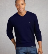 This classic V-neck with color accent goes great with jeans or chinos, t-shirts, button downs or beneath a blazer.