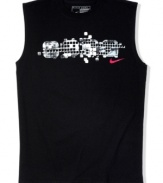 Show off the guns with this muscle shirt from Nike.