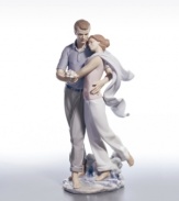 Lladro enthusiasts have long appreciated the skilled artisans of who are able to capture everyday human emotions through carefully crafted porcelain creations. The You're Everything to me figure celebrates love in a casual, beach setting making it the perfect gift for a wedding or anniversary.