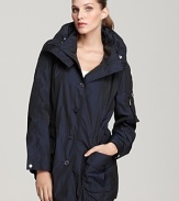 Zip on the optional hood of this BASLER jacket when the weather turns wet, and enjoy a stylishly dry day in the rain.