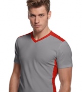 Too cool to care. When paired with your favorite jeans, this V-neck T shirt from Alfani Red exudes carefree style.