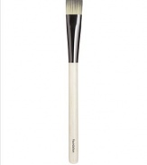 A broad, flat brush designed for flawless foundation application. Made of synthetic materials. Made in USA.