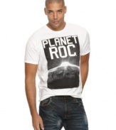 This Rocawear tee boasts a cool logo graphic perfect to pair with your favorite jeans and sneaks.