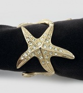 Sparkling starfish rings are showered with hand-set Swarovski crystals. Also available in platinum-plated metal. Gold-plated metal Beautifully gift boxed Set of 4 Imported