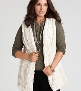 This Prairie New York faux fur vest pairs seamlessly with your favorite fall staples for glamorous cool-weather layering.