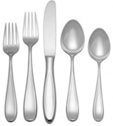 A pleasant teardrop-shaped handle design in stamped 18/10 stainless steel evokes the cozy luxury of a summer cottage. Bring elegance to the table every day with the warm Holliston place settings pattern from fine silversmith Reed & Barton.