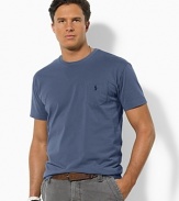 An essential short-sleeved T-shirt is rendered in smooth combed cotton jersey in a comfortable, classic-fitting silhouette with a pointed pocket at the chest.