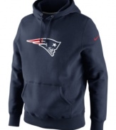 Shout out to your favorite NFL football team with this comfortable New England Patriots hoodie from Nike.