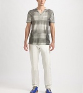 Remarkably soft cotton v-neck finished with an abstract check-pattern print.V-neckCottonMachine washMade in Italy