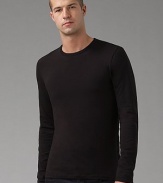 A casual crewneck with a savvy sense in stretch cotton. Long sleeves Machine wash Imported