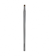 Small, blunt-angled brush designed for precision eyeliner application of cream or gel liner formulas. 