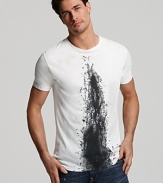 Soft cotton tee from MARC BY MARC JACOBS adorned with an abstracted lava print at the front.