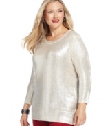 It's your time to shine in Jones New York Signature's three-quarter-sleeve plus size sweater, featuring a metallic finish.