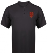 Hit classic style out of the park and support your favorite San Francisco team in this Giants MLB polo shirt from Majestic.