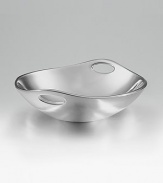 Curved metal design combines a chic shape with the functionality of handles to serve all of your cold and hot dishes. Comes in Nambé blue gift box 10 diameter Hand wash gently Imported