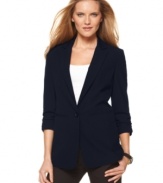 An on-trend outerwear style, this relaxed MICHAEL Michael Kors boyfriend blazer adds polish to any look! (Clearance)