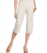 Welcome summer in Karen Scott's cropped capris. Pair them with a tee and espadrilles for essential warm-weather style.