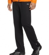 Pound the pavement in comfort with these Asics running pants featuring Hydrology technology for moisture management.