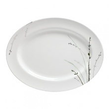 Muted shades of blues and greens with touches of platinum show nature at its finest. Elegant and unique, this fine bone china makes fine dining occasions even more spectacular.