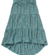 Trendy and cool all rolled into one. Update her laid-back style with Roxy's version of the classic maxi skirt.