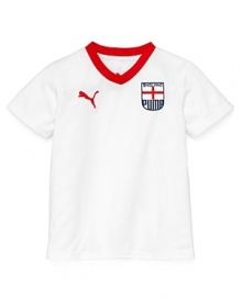 Is he a team player? The England tee from PUMA brings classic sporty style with choice accents, like the banded v neckline and country crest patch at the chest.