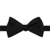 Step out with modern classic style in this silk Sean John bow tie.