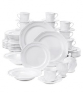 Dress your table for anything with charming Antique White dinnerware and dishes from Mikasa. A scalloped border adds a touch of texture to classic shapes in a set that's equally suited for formal dinner parties or your Sunday breakfast table.