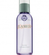 La Mer's exclusive Deconstructed Waters in this refreshing mist help to heal, hydrate, rebalance and revive lethargic skin. Marine and botanical extracts soothe surface irritations and gently relax dry lines to restore skin's appearance. Also recommended for men after shaving. 4.2 oz. 