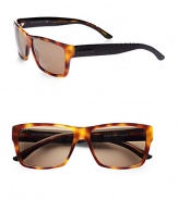 A tortoise shell pattern and textured black temples give these classic full-rim sunglasses a stylish twist.Brown gradient lens100% UV protectiveMade in Italy