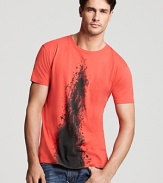 Soft cotton tee from MARC BY MARC JACOBS adorned with an abstracted lava print at the front.