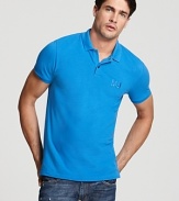 The slim fit logo polo, crafted with MARC BY MARC JACOBS' singular eye for craftmanship and on-trend style.