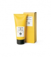 Hydrating formula leaves hair soft, manageable and lightly scented with the spicy notes of Colonia. 5 oz. 