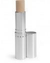 New Stick is the ultimate streamlined product concealer and foundation in one essential, long-lasting formula. Aloe vera and rice bran oil create a rich, hydrating texture.Also contains a blend of botanical antioxidants, including gingko biloba, green tea, and vitamins C and E, help to calm skin and protect with SPF 8. Can be used on its own for excellent coverage or as a concealer with Real Skin or Future Skin. 