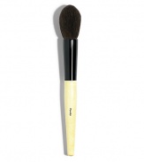 Luxurious brush designed to use with Face Powder and Sheer Finish Loose Powder. Dusts just the right amount of powder on skin for an even and polished, yet natural look. 