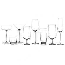 Uncommon elegance and crystal clarity complement absolutely anything you pour in. With Joies ideal balance of form and function to enhance everything from milk and cookies to a 1976 Chateau Lafite, owning them is a joy forever.