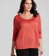 A classic scoop neck flatters the décolleté in this Eileen Fisher basic three-quarter sleeve tee--a must-have for seasonal layering.