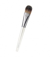 Designed with high-performance fibers, this professional brush applies and blends liquid and crème foundations with extraordinary precision. Tapered for seamless application, it flawlessly smoothes, builds and adjusts coverage for a beautifully polished finish. 6½ long. 