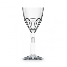 A lighter, more subtle cut reinterprets classical cuts from the Baccarat collection. From the Heritage Collection by Thomas Bastide. Clear full-lead crystal.