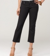 These cropped jeans from Lucky Brand Jeans feature a sleek straight leg and go-with-anything black wash. Pair them with strappy sandals and a tee for no-fuss style.