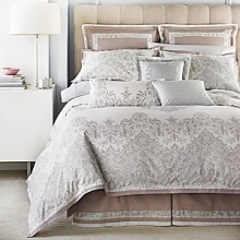 Dress your bed in the elegance of Paisley Royale, a classic pattern rescaled for modern effect, in gentle earth tones that will instantly turn your bedroom into a peaceful haven. Sham is finished with a double flange for a touch of tailored flare.