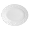 The Louvre dinnerware collection takes its design inspiration from architectural motifs that adorn the exterior of the Louvre museum. Casual or formal, this collection offers great practicality and adapts to every occasion. Oven and dishwasher safe, many of the bakeware pieces transition from oven to table.