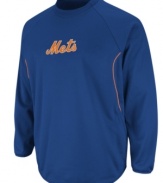 Get your head in the game with this New York Mets sweatshirt from Majestic.