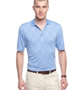 Look great on the green (and keep your cool, too!) in this sharp performance polo from Izod Golf.