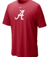 Keep team spirit rolling with this Alabama Crimson Tide NCAA t-shirt from Nike.