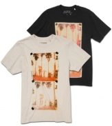 Like an old-fashioned photo, this Guess t-shirt lets you recall the lazy, hazy days--all year round.