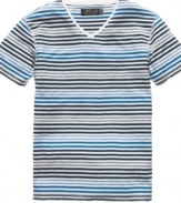 Stripe it up. This T shirt from Retrofit will be your go-to casual piece for weekends to come.