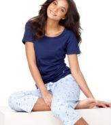 Just imagine the sound of waves. Sleep soundly with the shore-inspired print of these soft, cotton pajamas by Nautica.